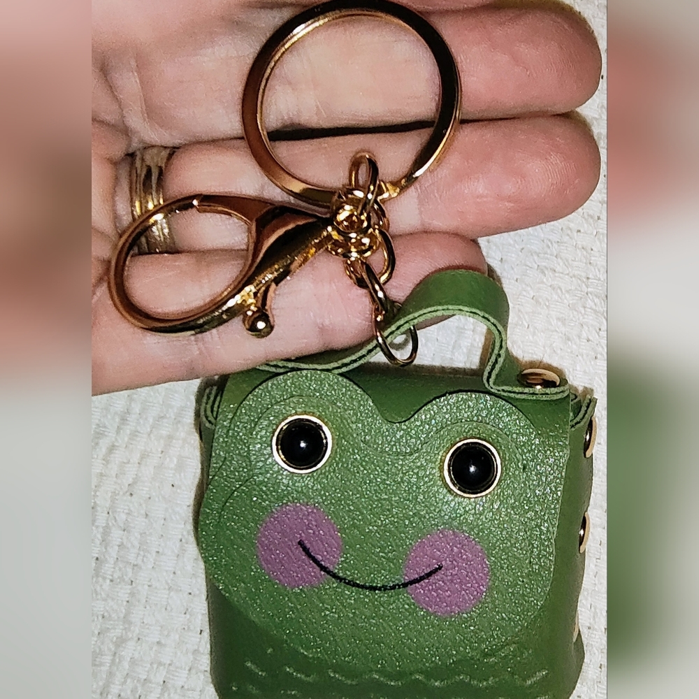 🐸 FROG EAR BUD HOLDER| Purse Charm/Keychain| FREE w/ any BUNDLE or $4